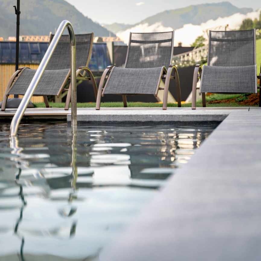 Naturpool mit biologischer Wasseraufbereitung